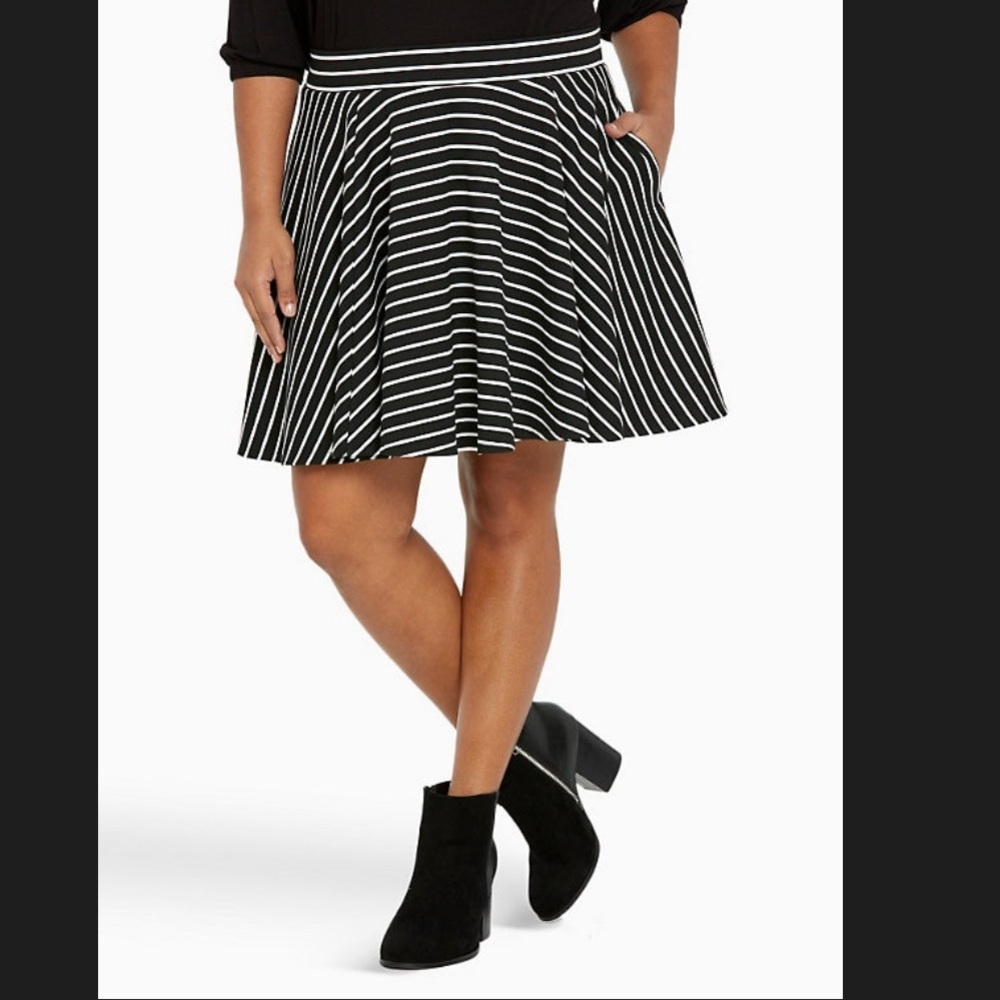 NWT Torrid Striped Circle Mini Skirt w/Pockets!! - Picture 1 of 6